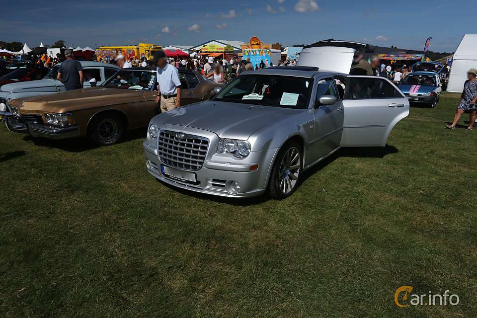 Chrysler 300C SRT-8 Touring 6.1 V8 Automatisk, 5-trinn, 431hk, 2007