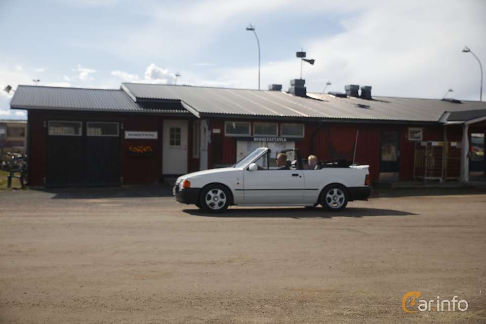 Ford Escort Cabriolet 1.6 i Manual, 5-trins, 90ps, 1989