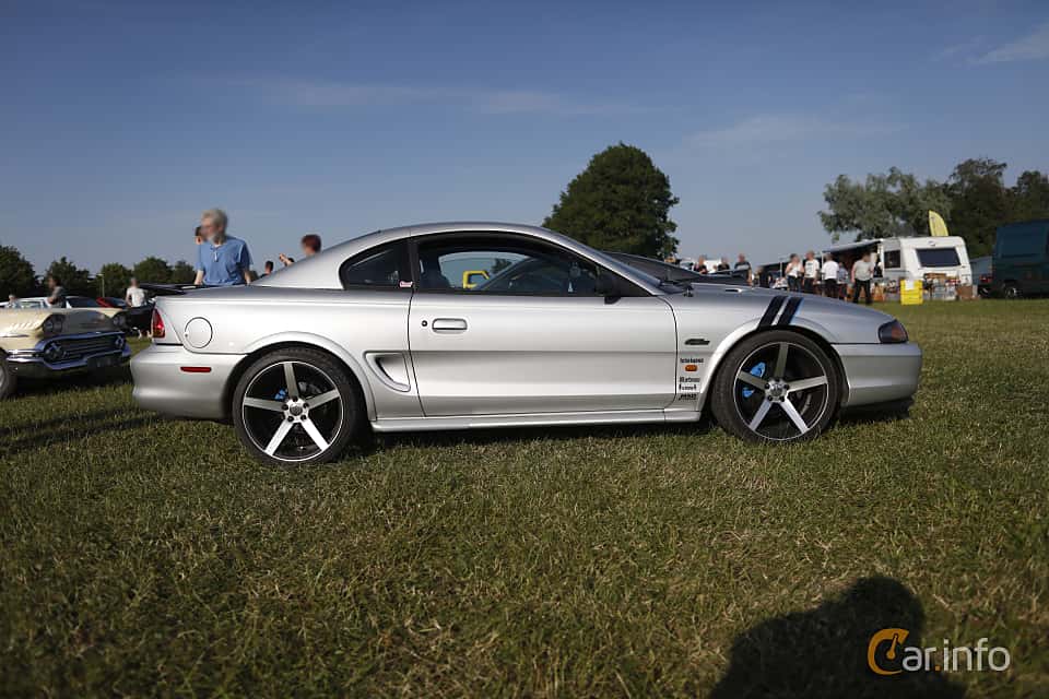 Ford Mustang GT Automatic, 228hp, 1998