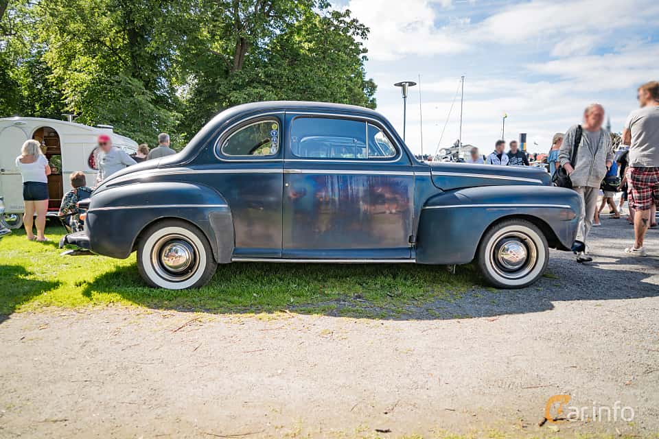 Ford Super Deluxe