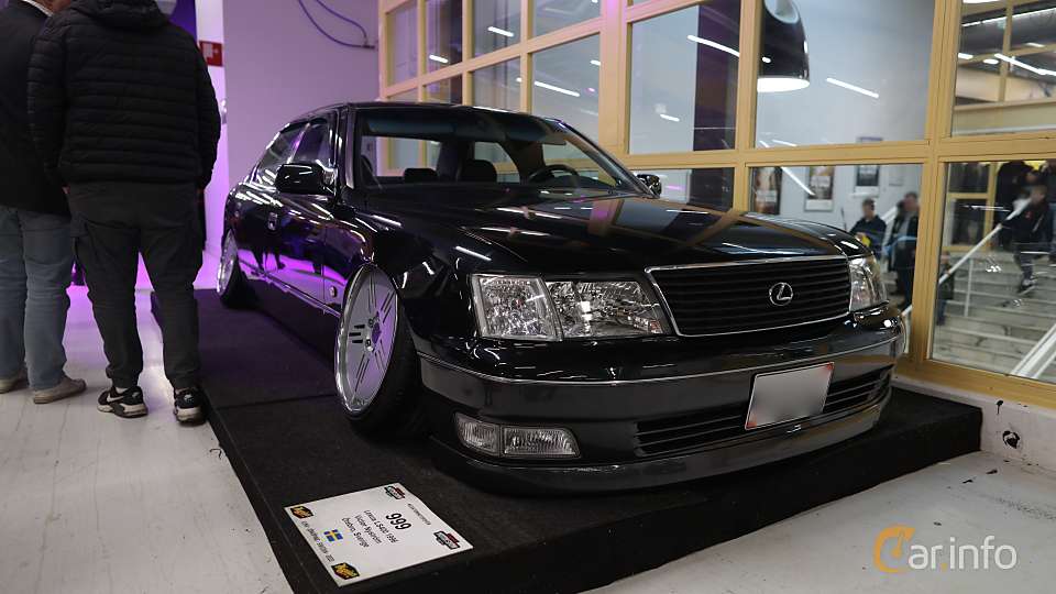 Lexus LS