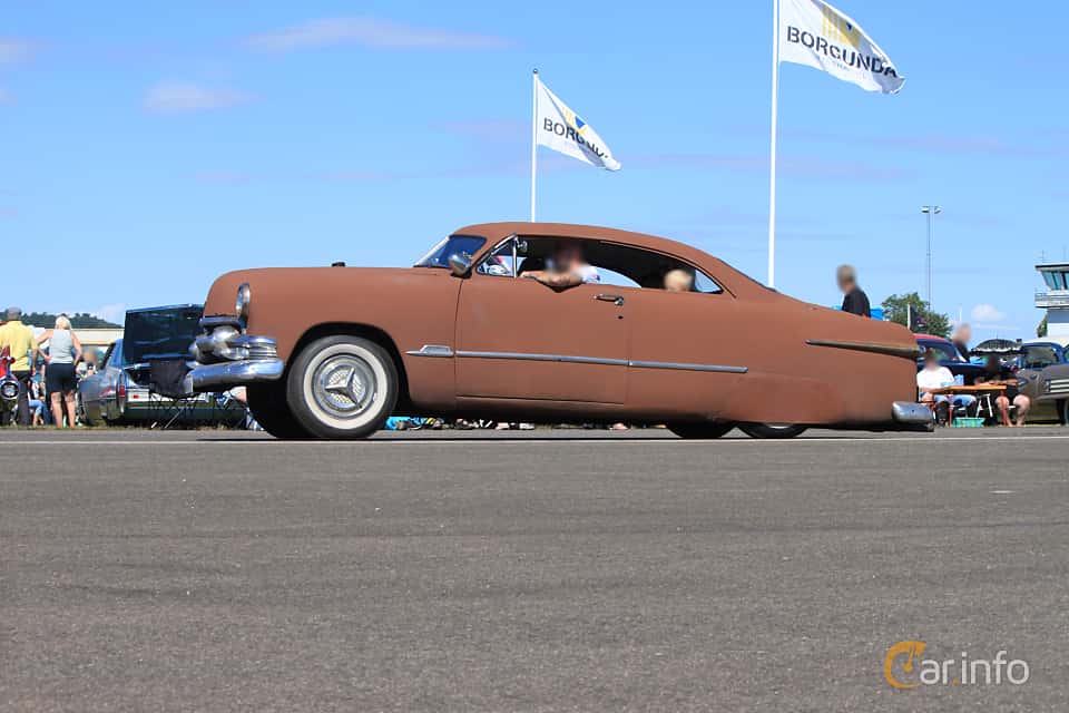 Ford Custom Deluxe Victoria 3.9 V8 Fordomatic, 101hp, 1951