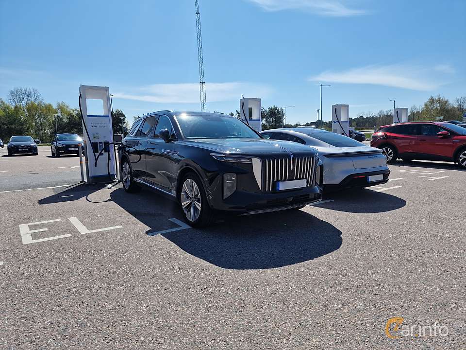 Hongqi E-HS9