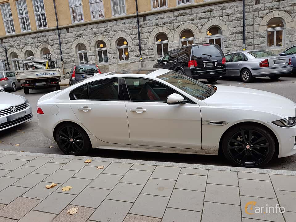 Jaguar XE