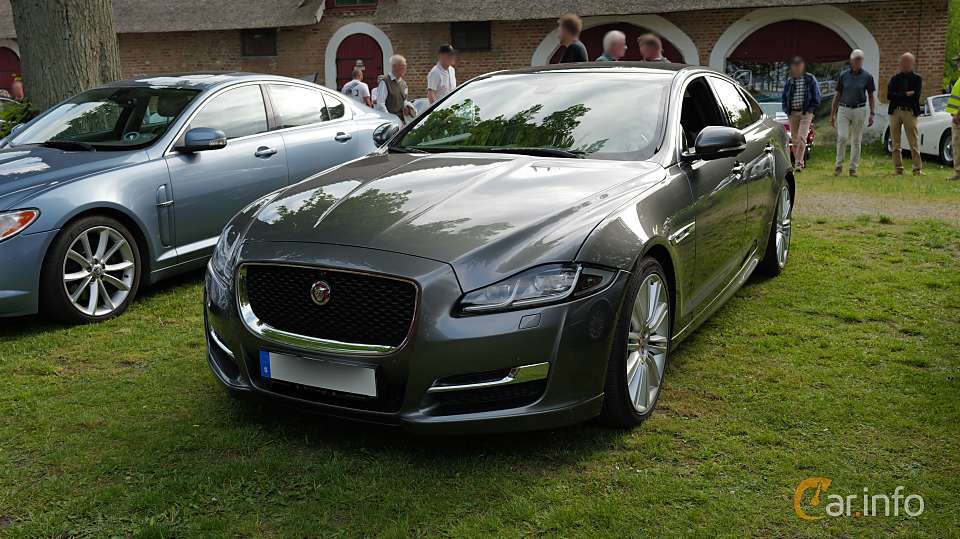 Jaguar XJ
