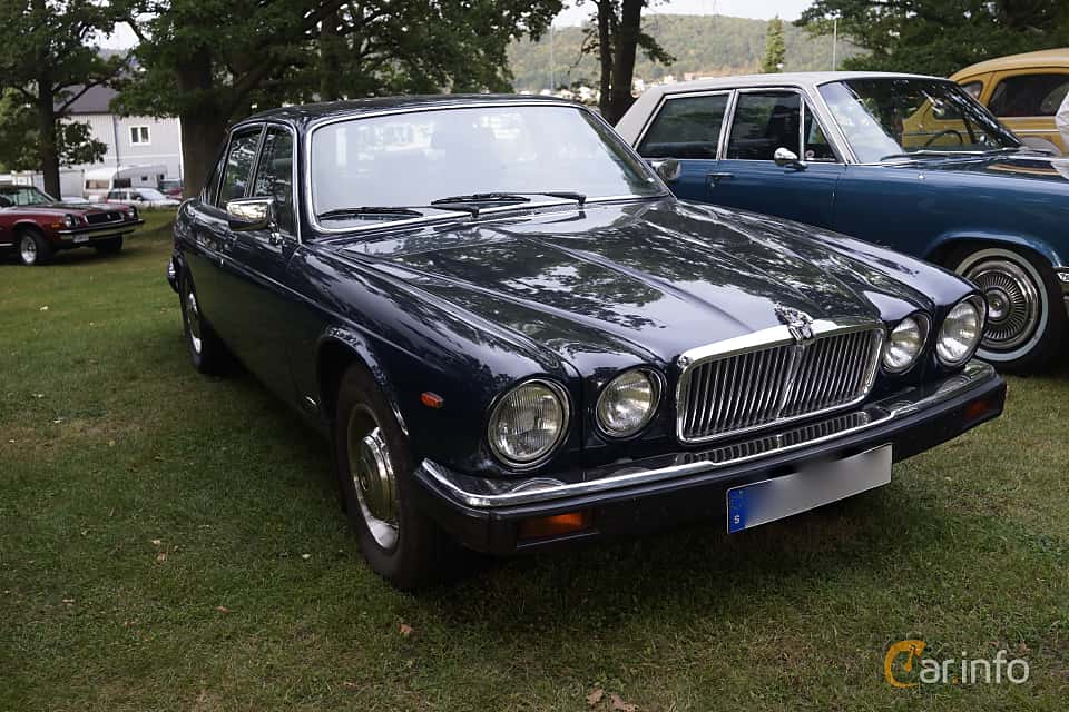 Jaguar XJ