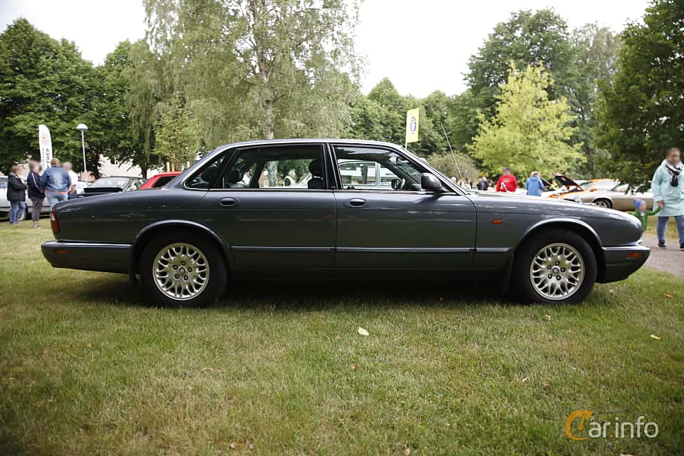 Jaguar XJ