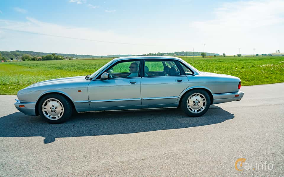 Jaguar XJ