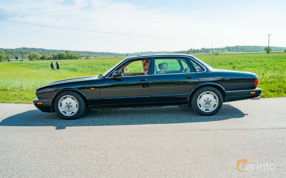 Jaguar XJ