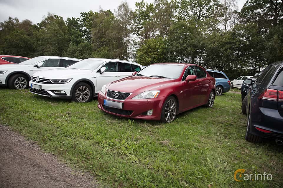 Lexus IS