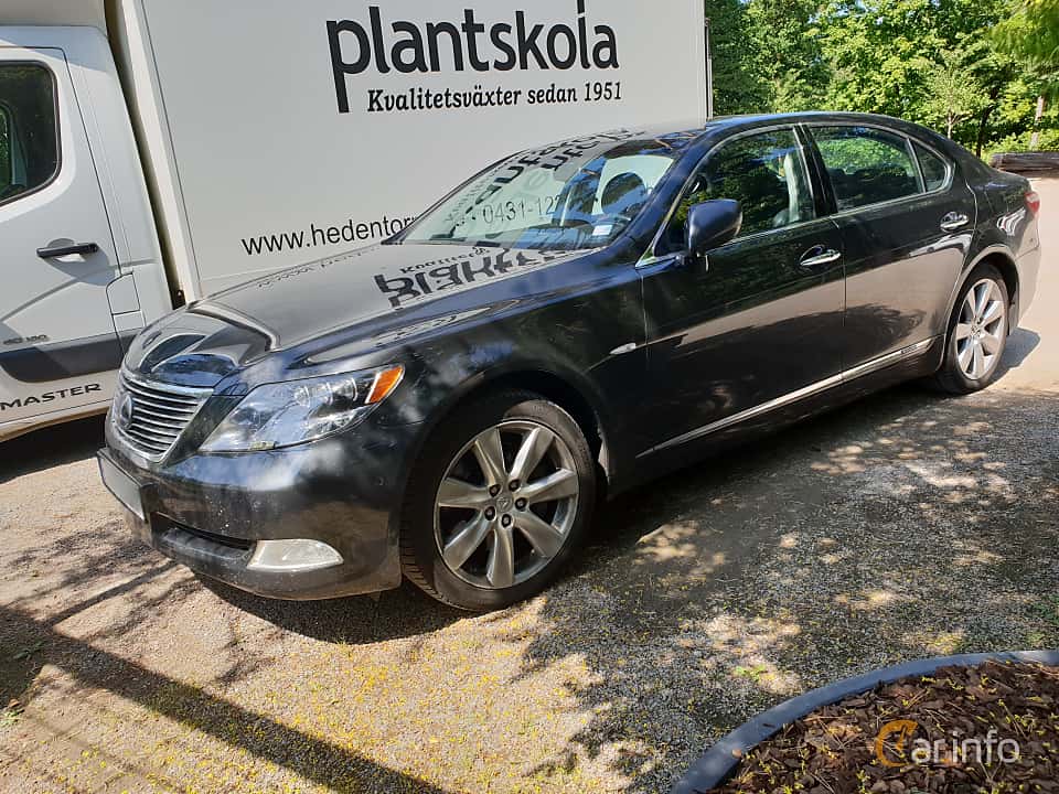 Lexus LS