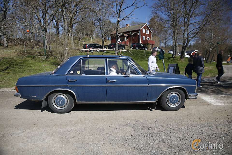 Mercedes-Benz /8