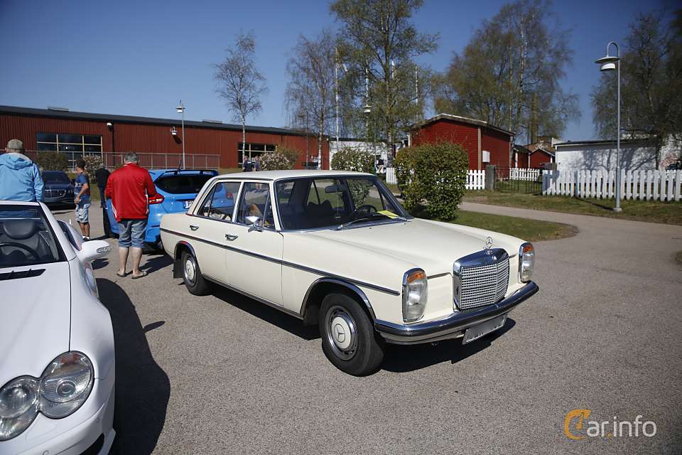 Mercedes-Benz /8