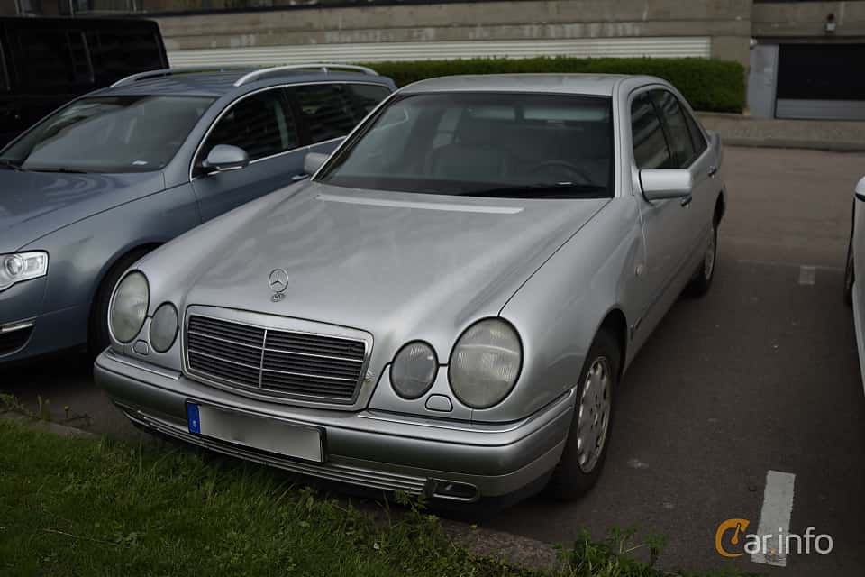 Mercedes-Benz E 240 Automatisk, 5-trinn, 170hk, 1998