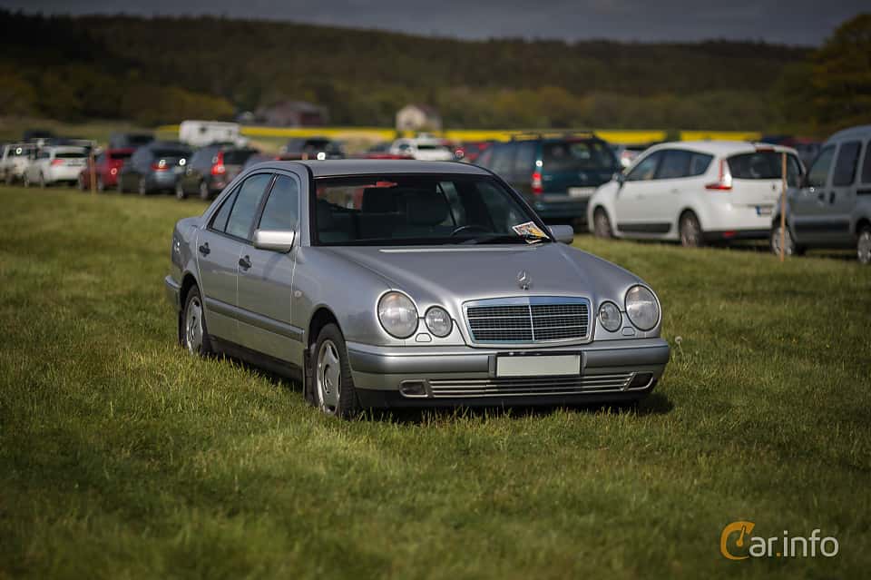Mercedes-Benz E 200 Automatic, 136hp, 1997
