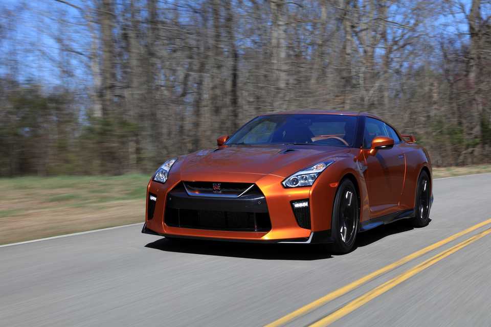 Nissan GT-R 3.8 V6 4x4 DCT, 570hp, 2017