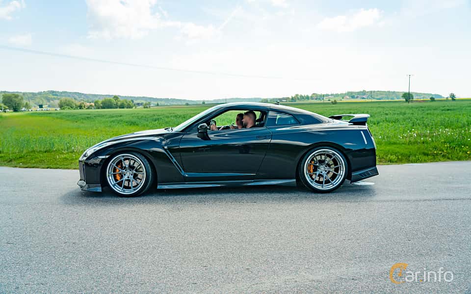 Nissan GT-R