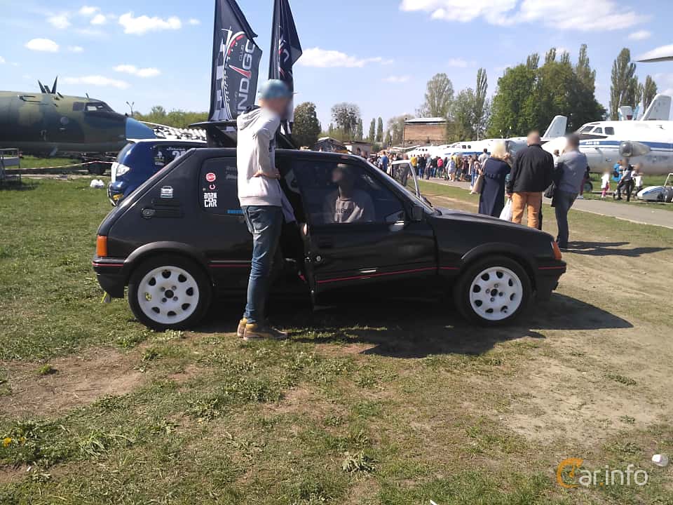 Peugeot 205