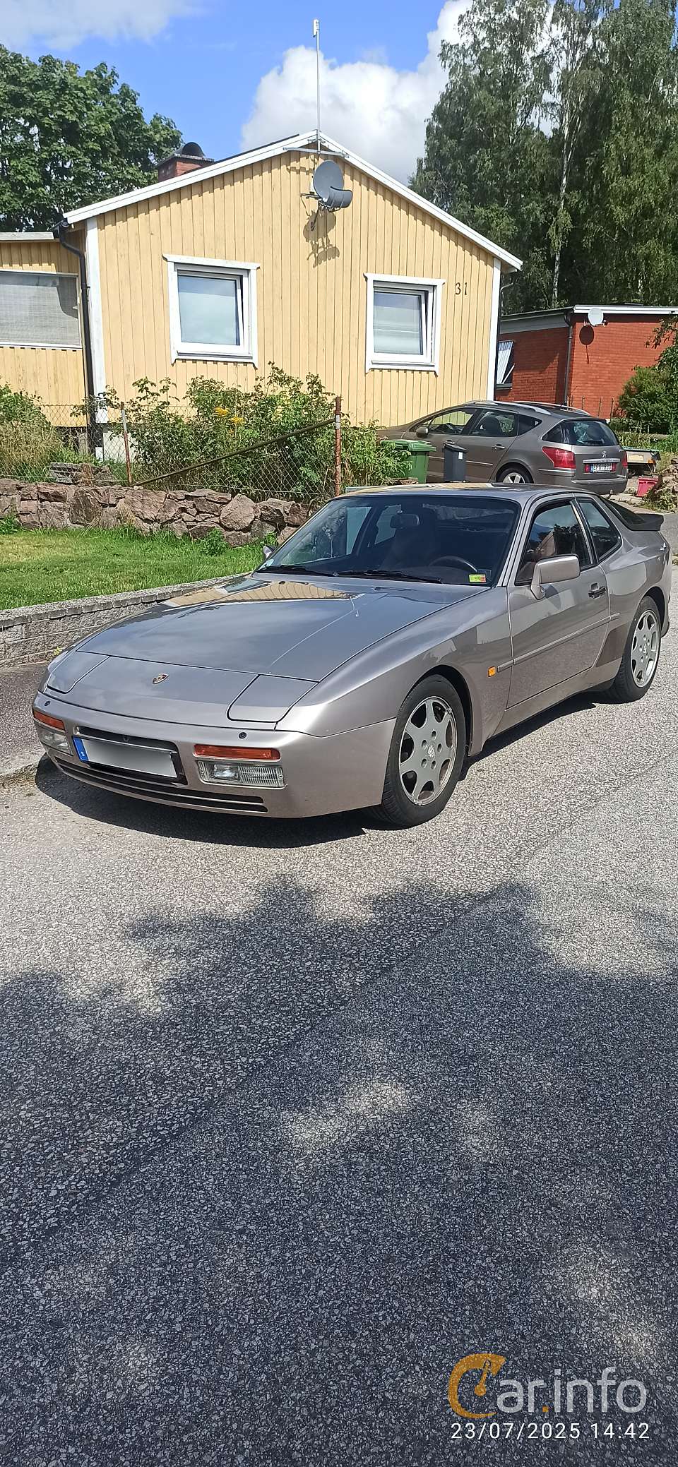 Porsche 944