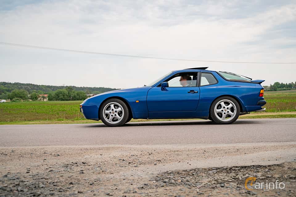Porsche 944