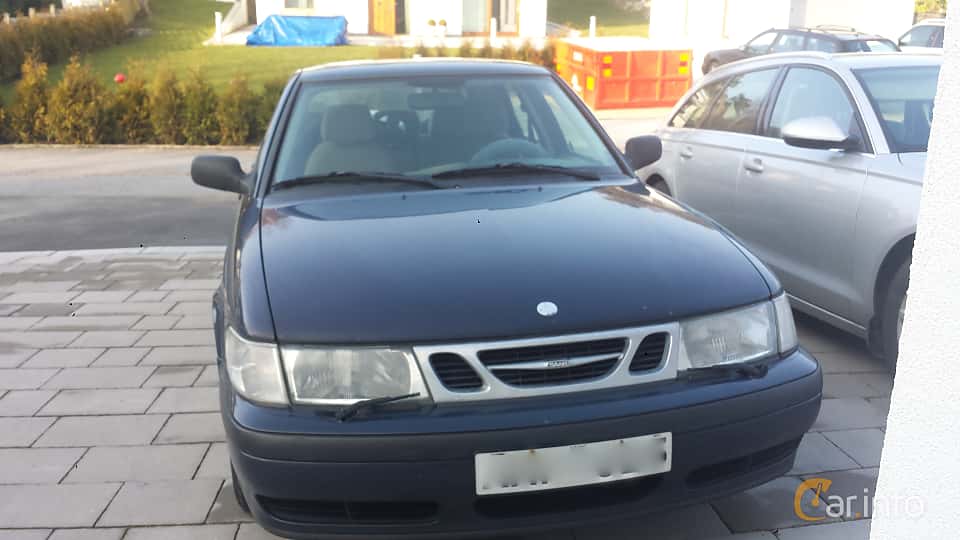 Saab 900