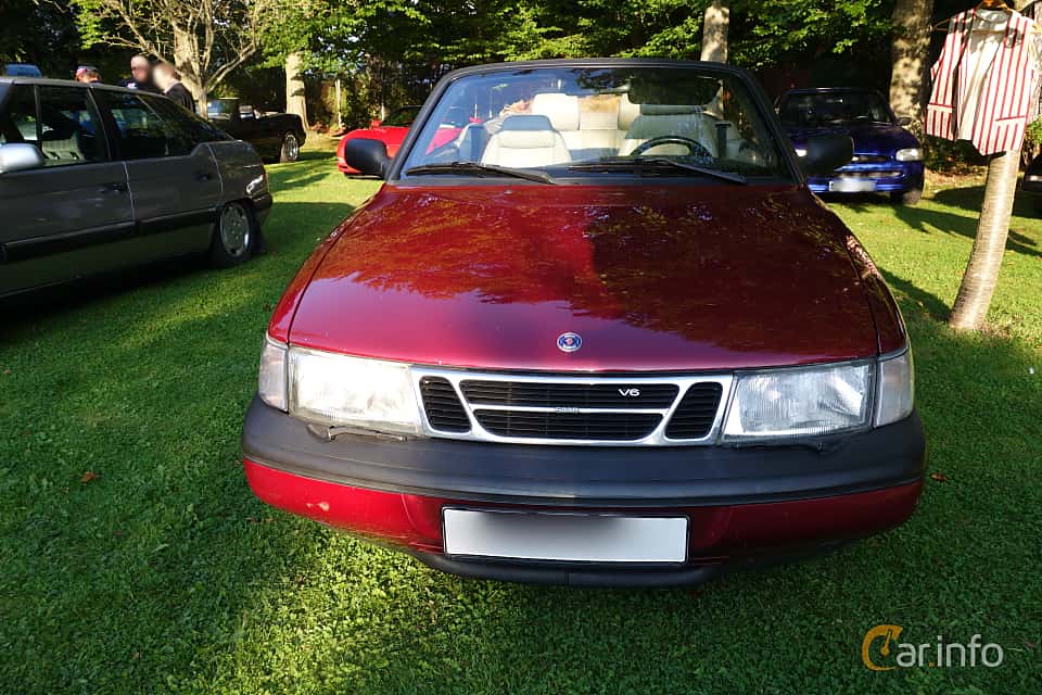 Saab 900