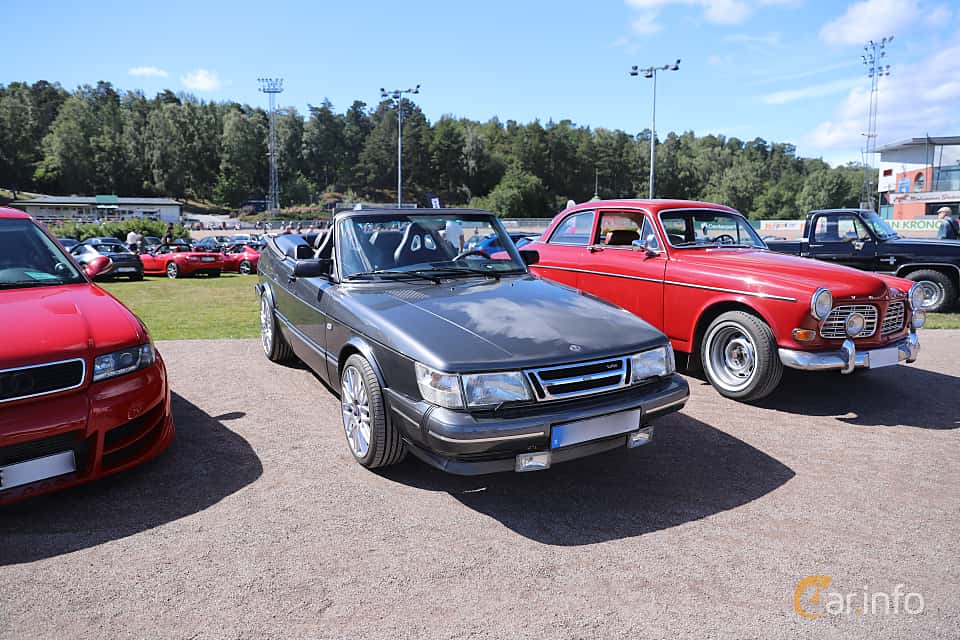 Saab 900