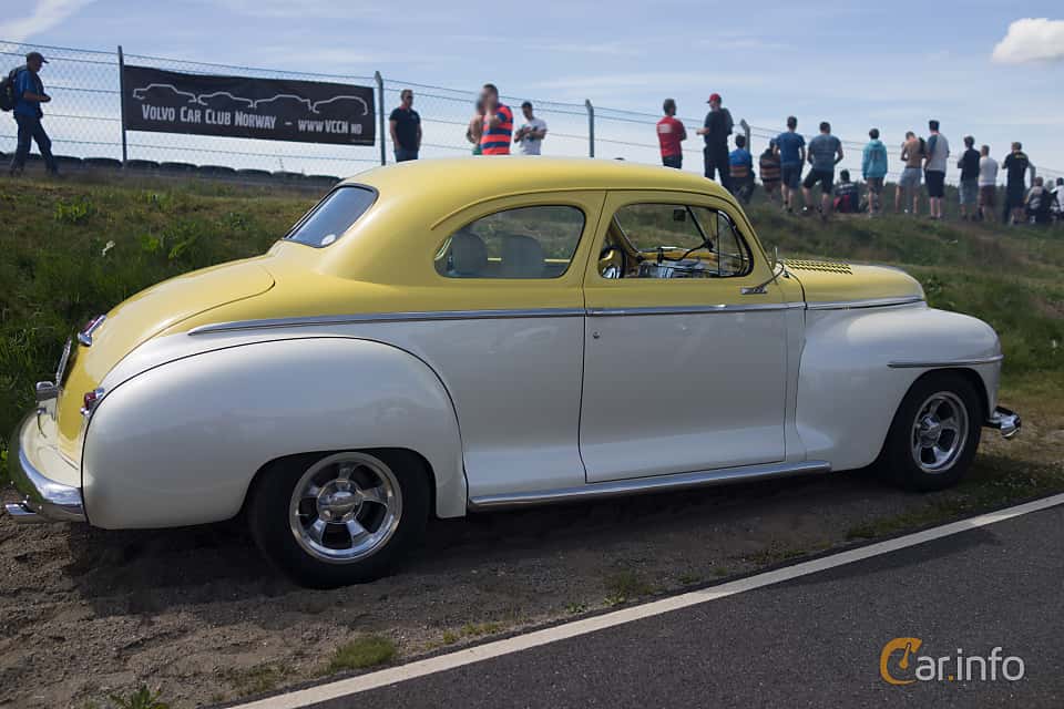 Plymouth Deluxe