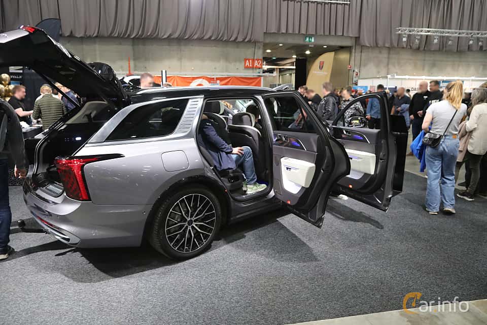 Hongqi E-HS9