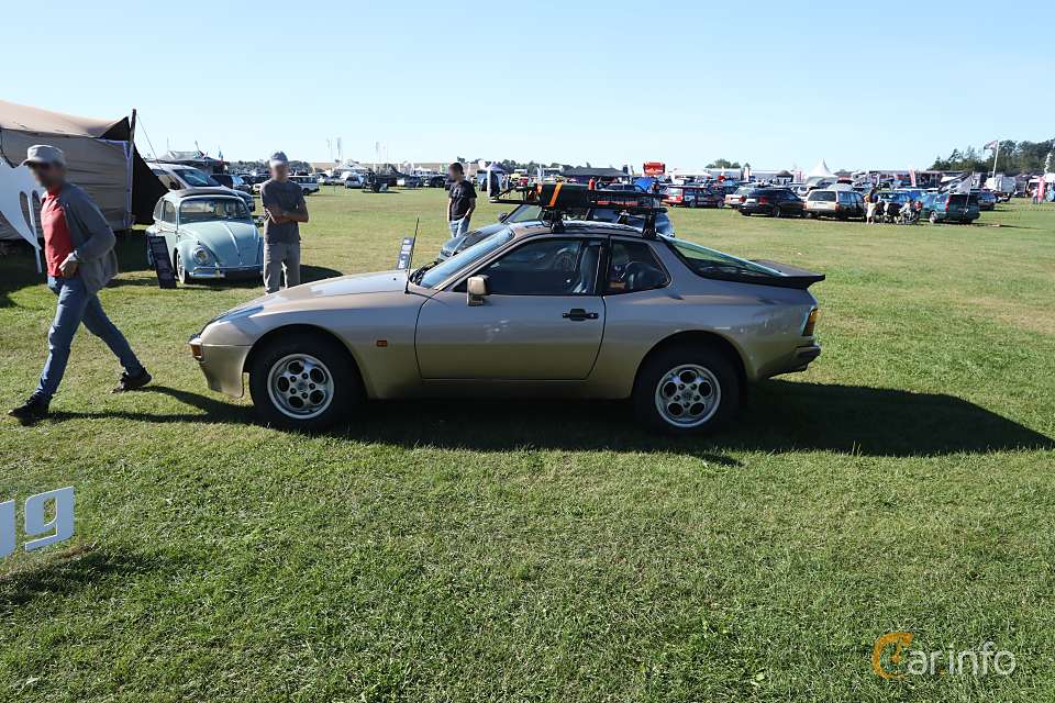Porsche 944
