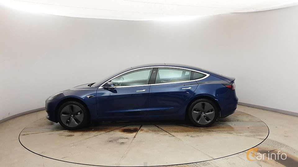 Tesla Model 3 Standard Range Plus, 258hp, 2020
