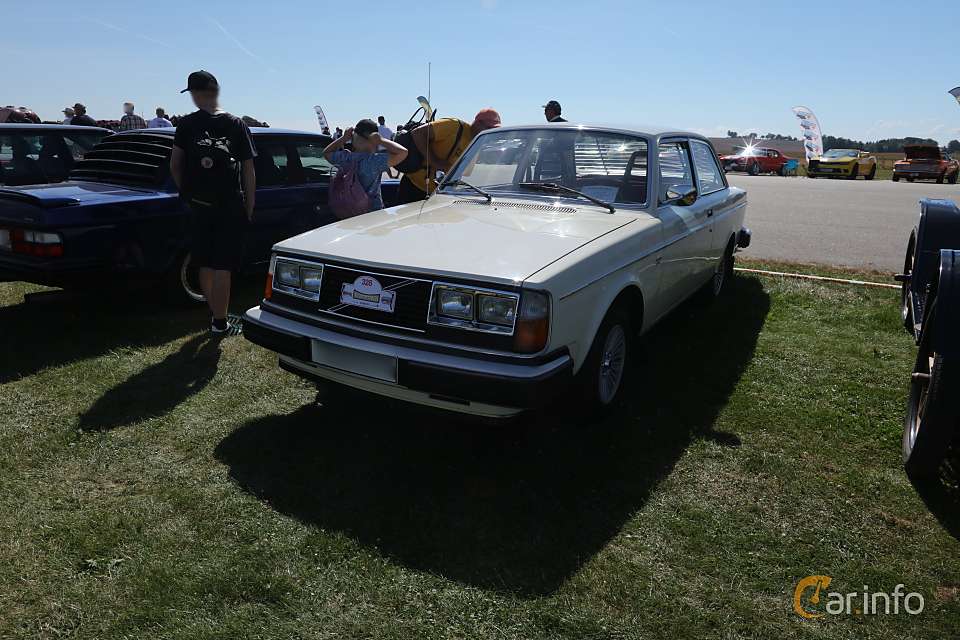 Volvo 240