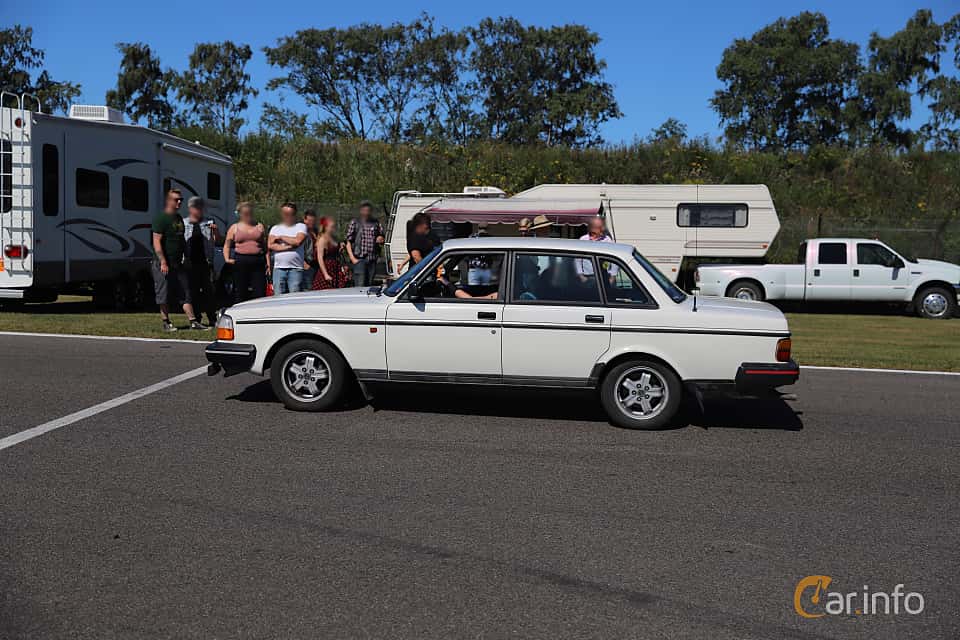 Volvo 240