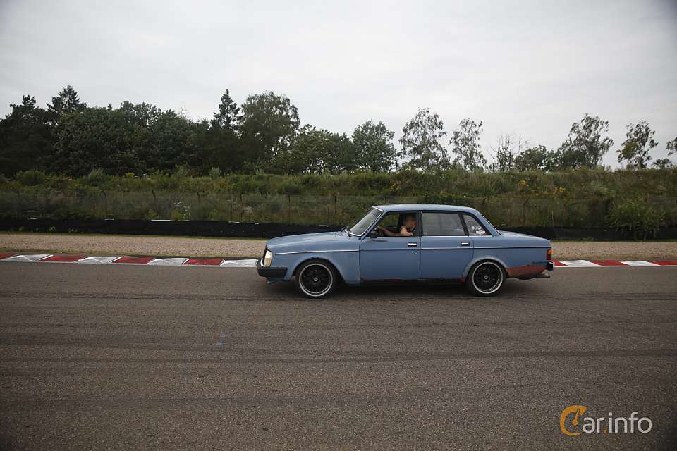 Volvo 240