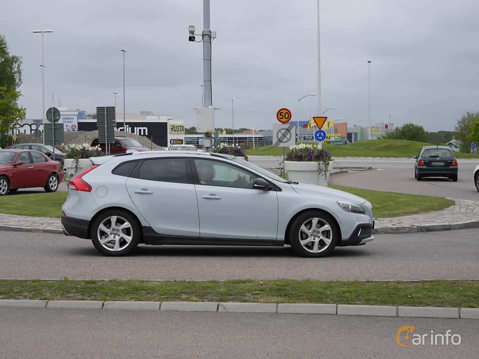 Volvo V40