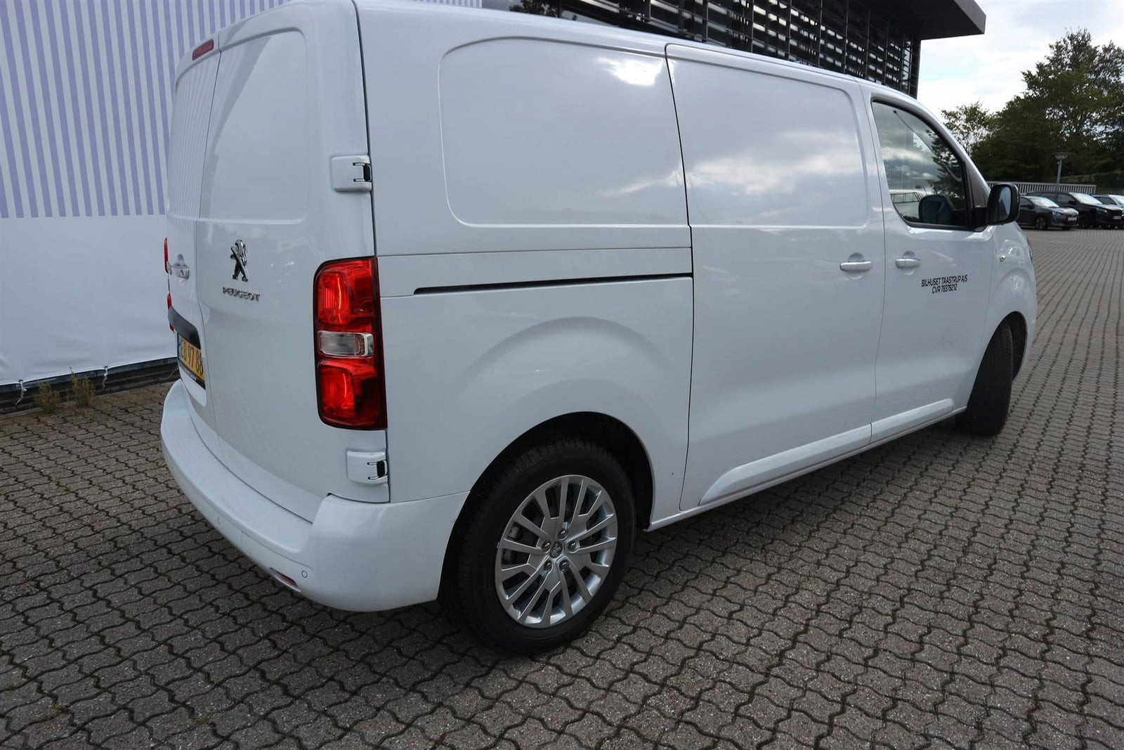 Peugeot e-Expert 75, 136ps, 2024