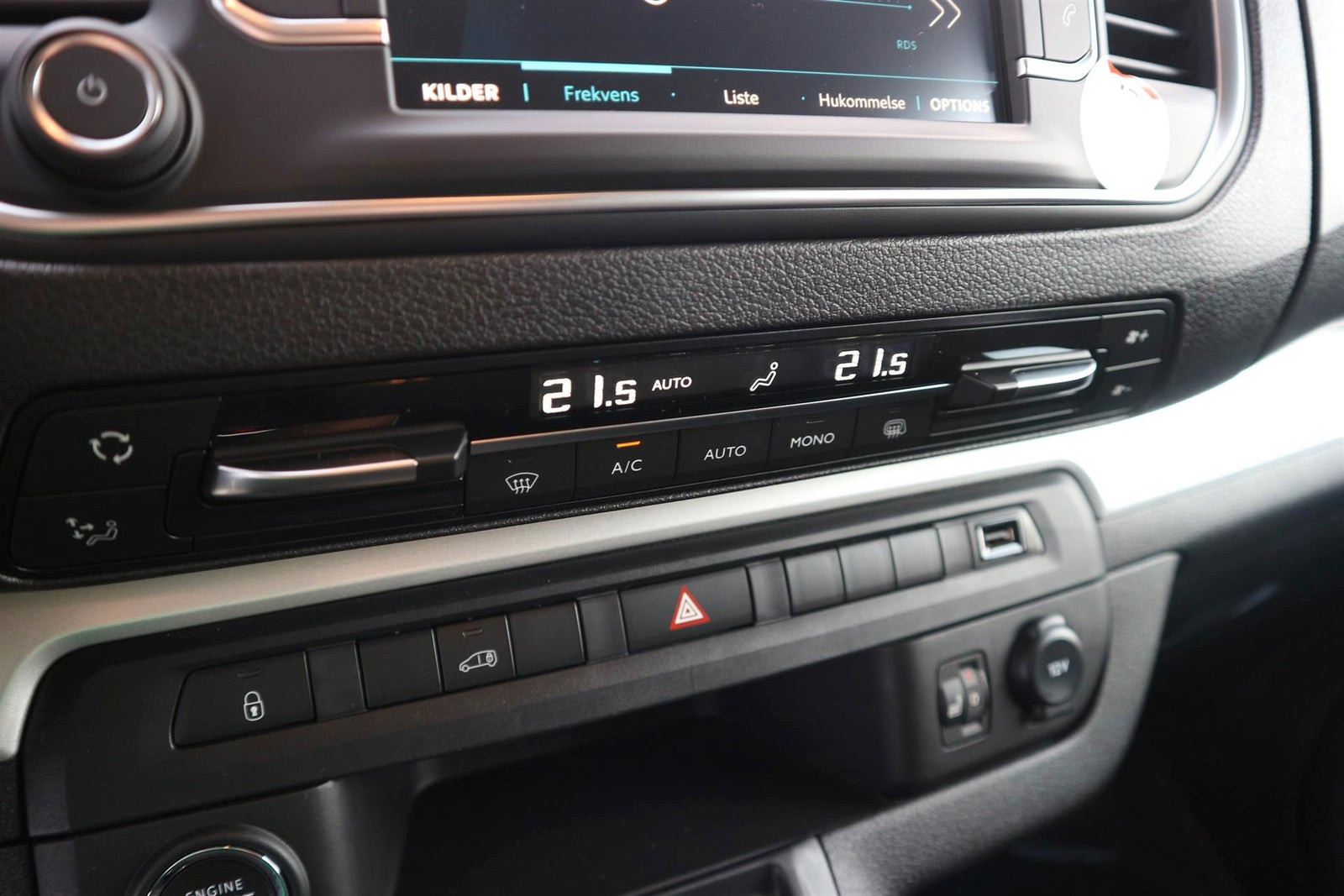 Peugeot e-Expert 75, 136ps, 2024