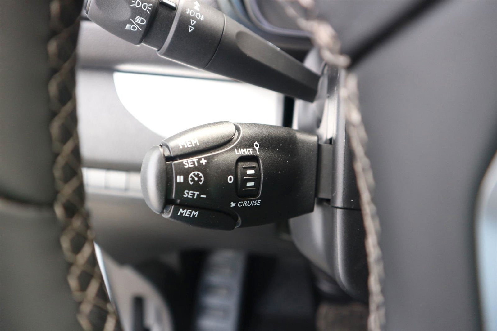 Peugeot e-Expert 75, 136ps, 2024