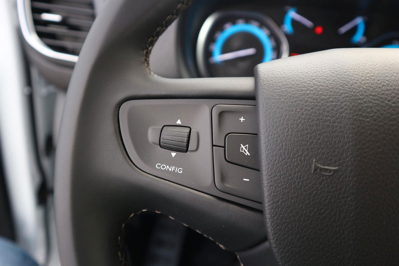 Peugeot e-Expert 75, 136ps, 2024