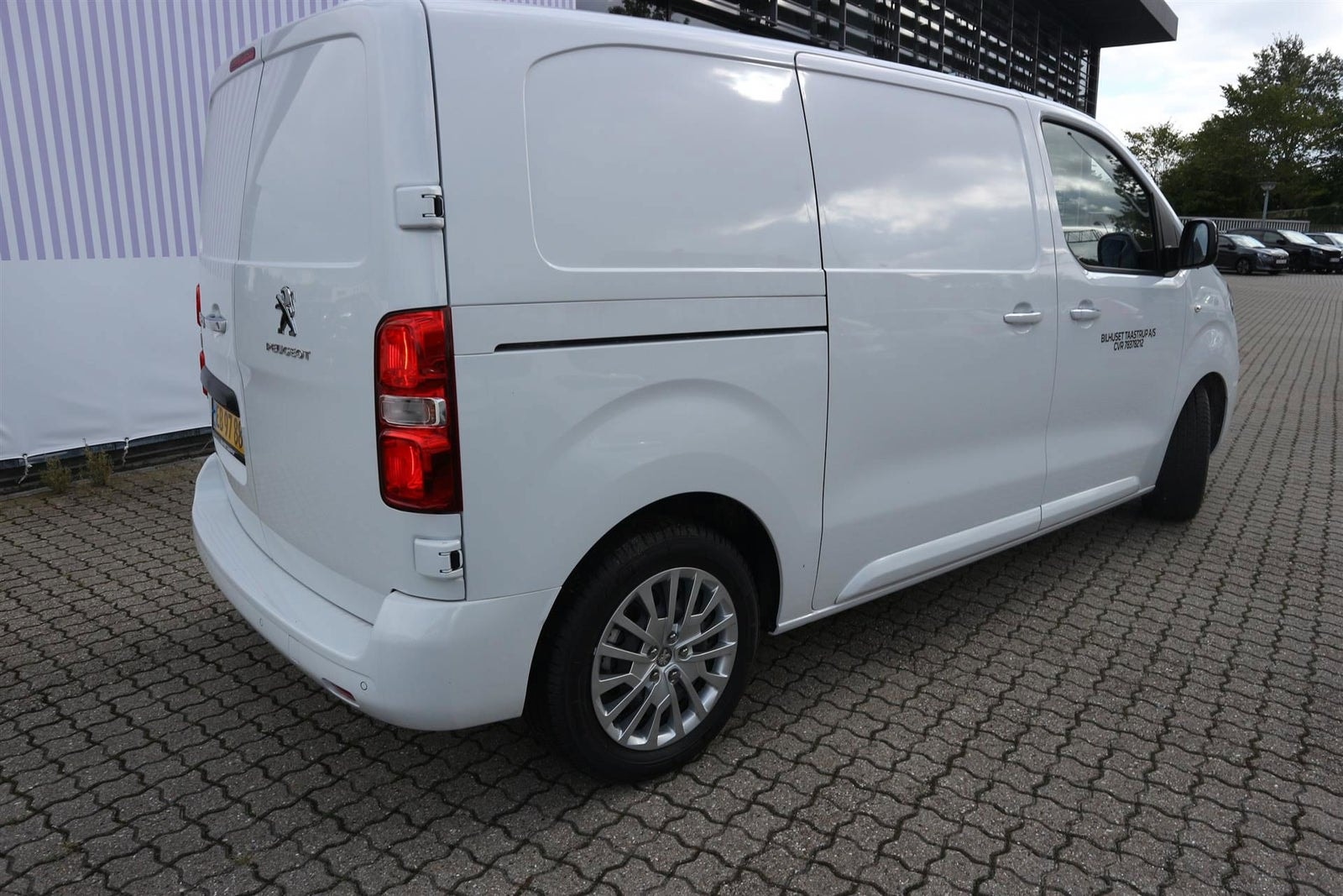 Peugeot e-Expert 75, 136ps, 2024