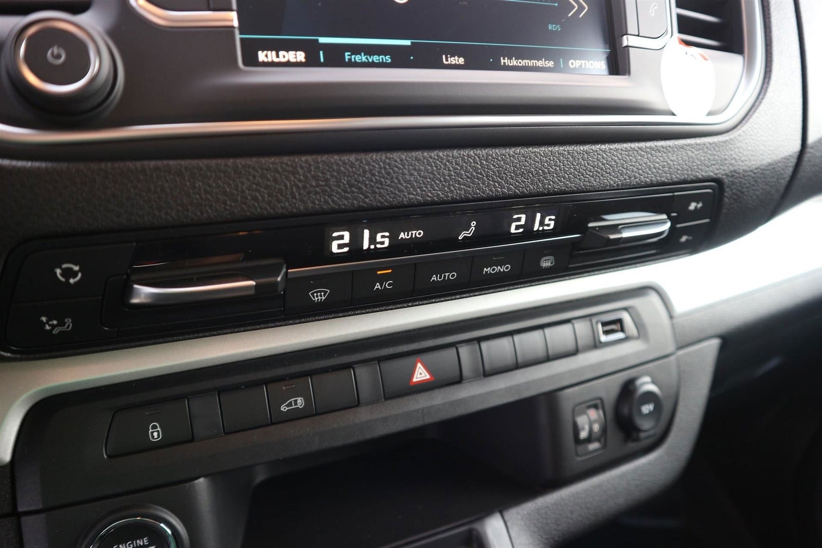 Peugeot e-Expert 75, 136ps, 2024