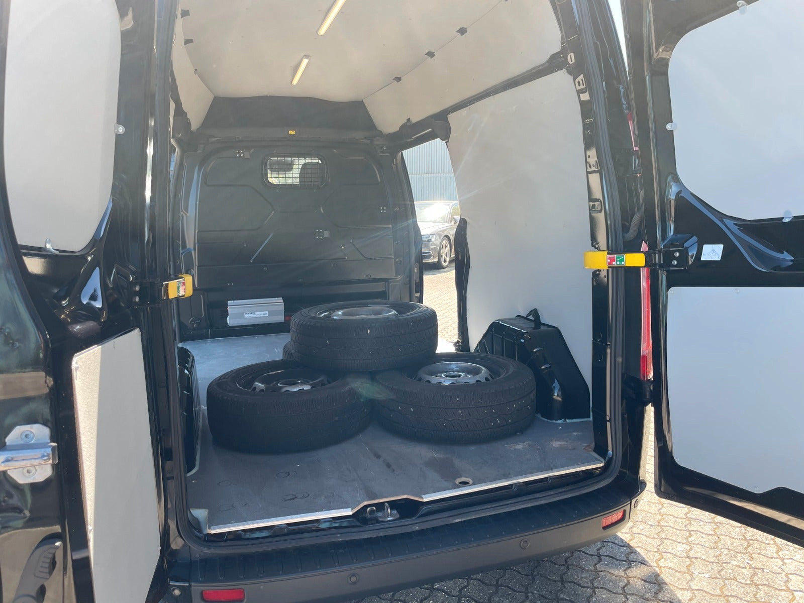 Ford Transit Custom 340 2.0 EcoBlue SelectShift, 6-trinn, 130hk, 2023