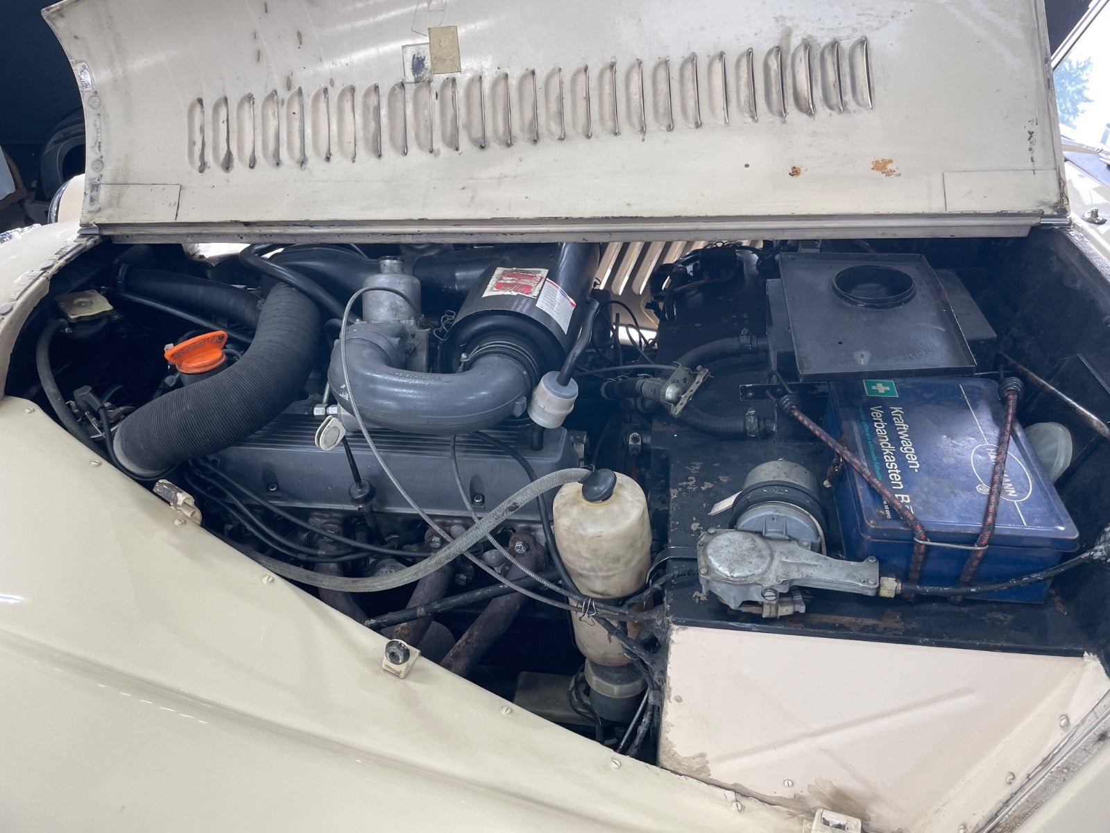 Morgan Plus 8 3.5 V8 Manual, 5-trins, 157ps, 1980