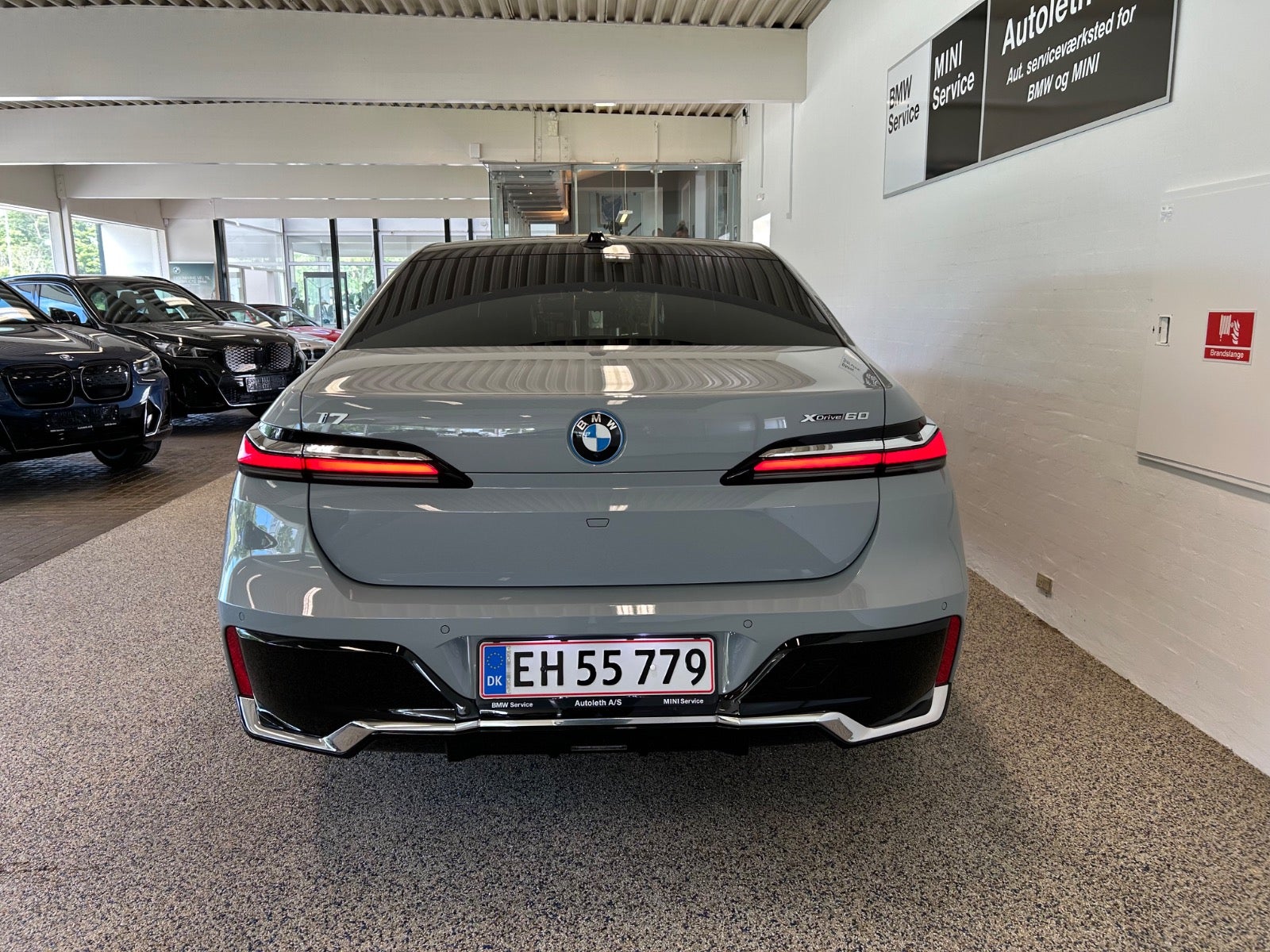 BMW i7 xDrive60, 544ps, 2023