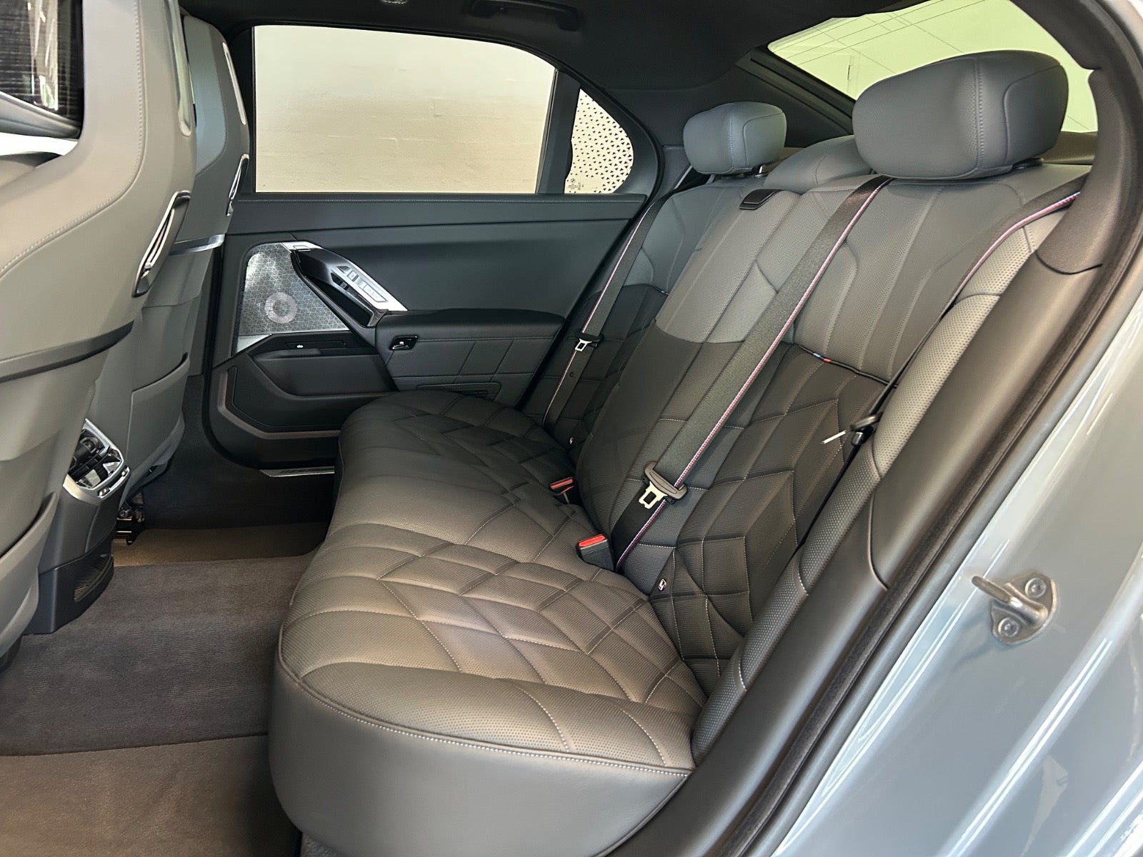 BMW i7 xDrive60, 544ps, 2023