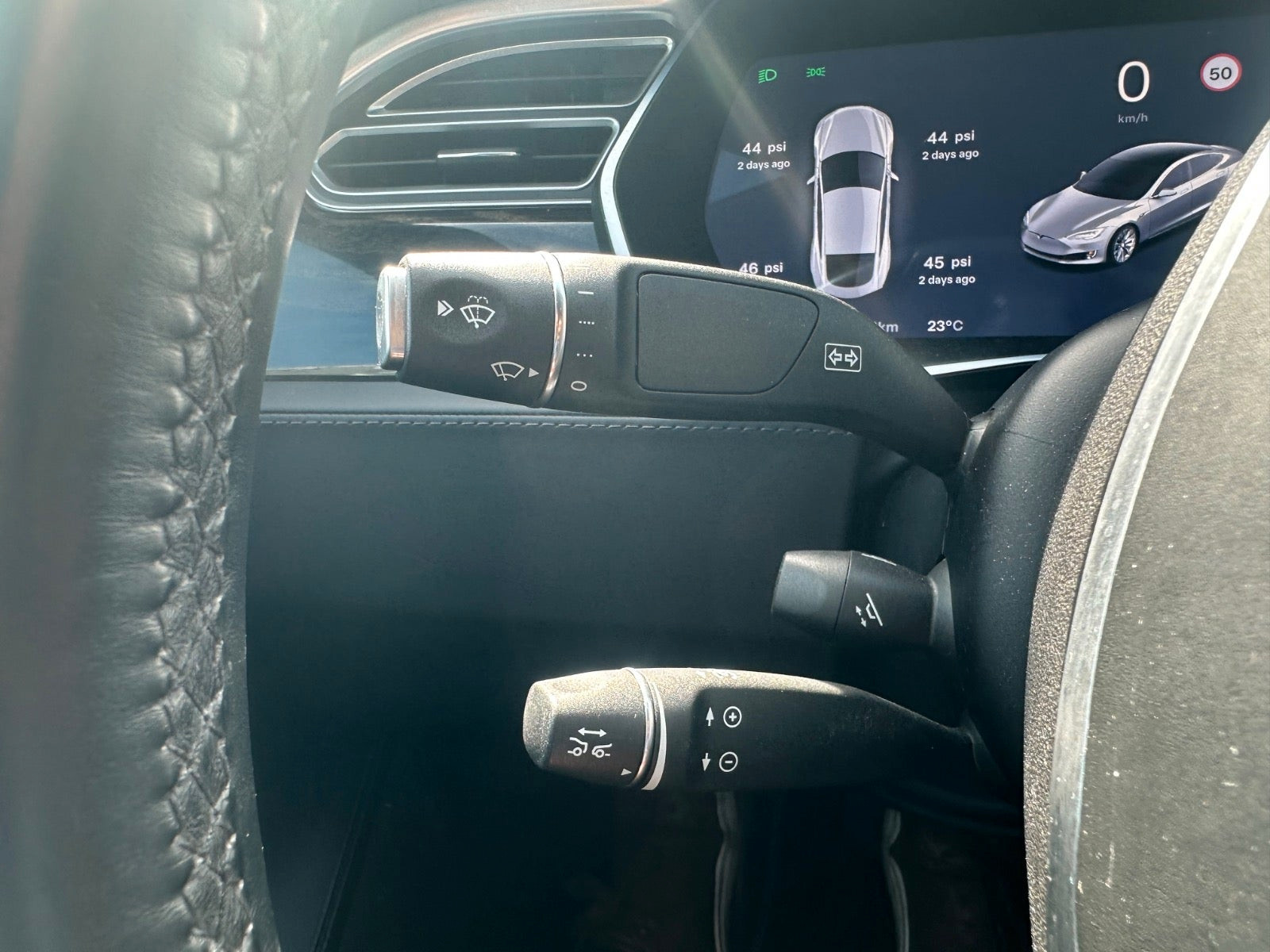 Tesla Model S 90D, 423hp, 2017