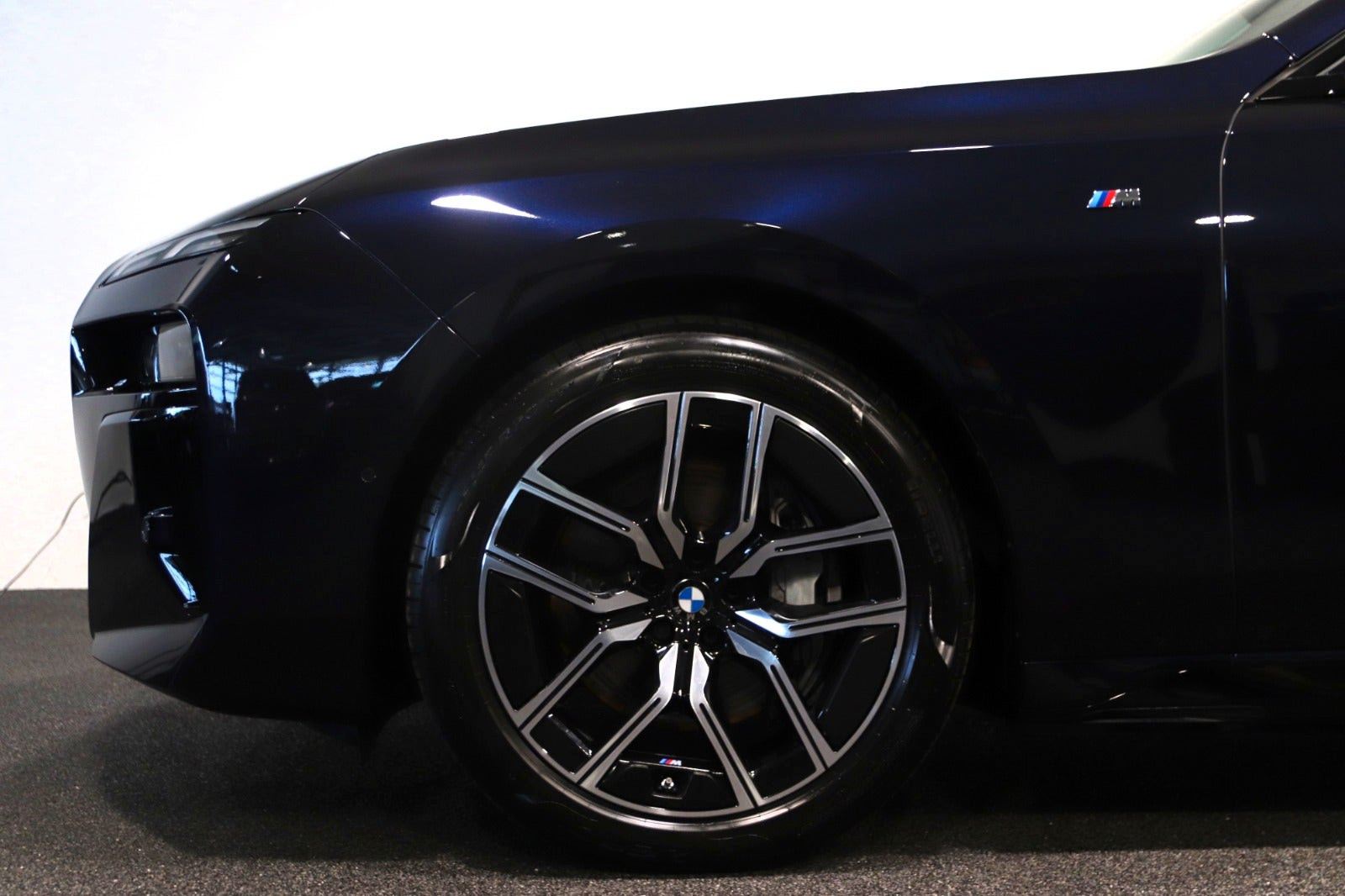 BMW i7 eDrive50, 455ps, 2024