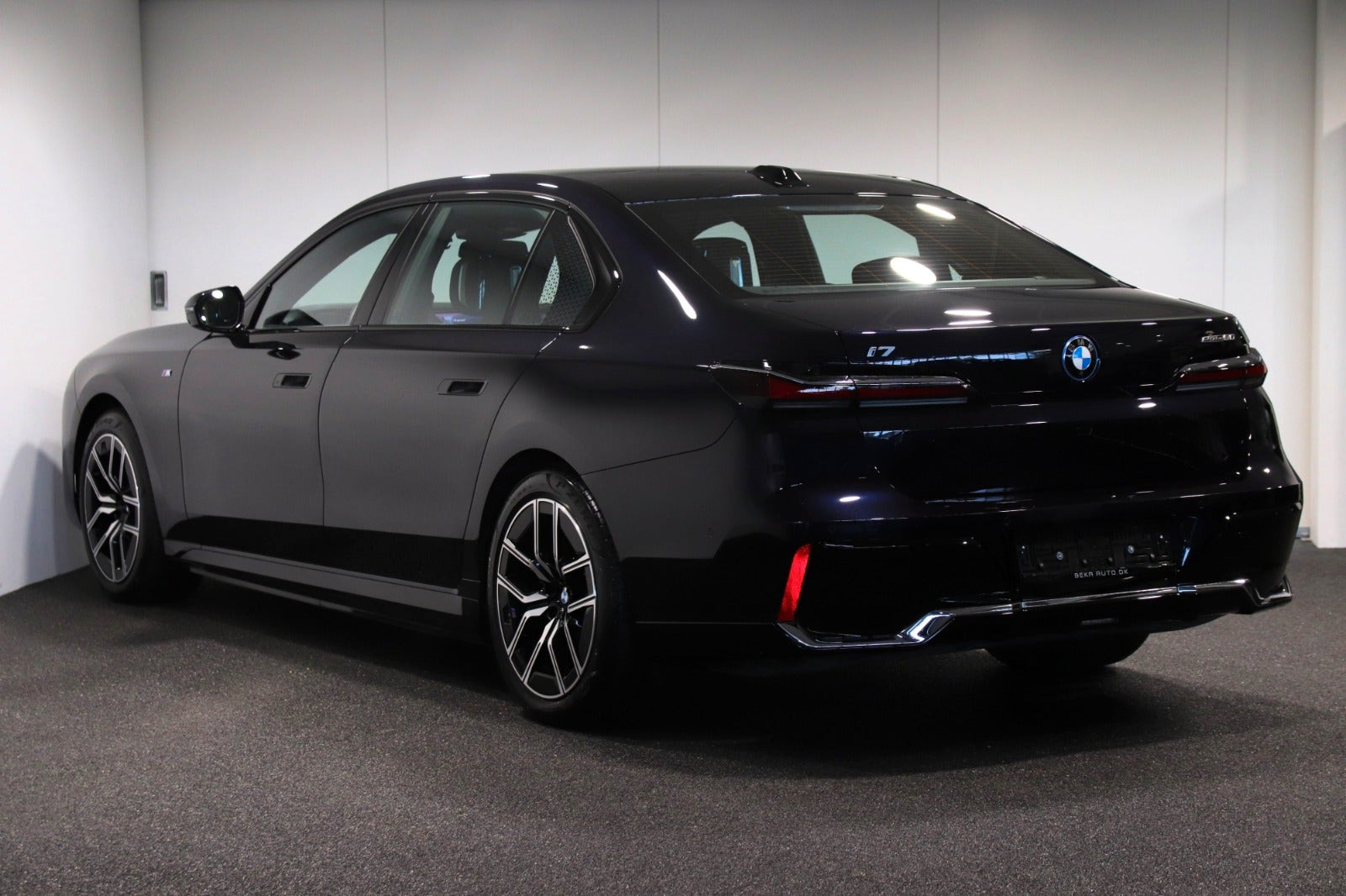 BMW i7 eDrive50, 455ps, 2024