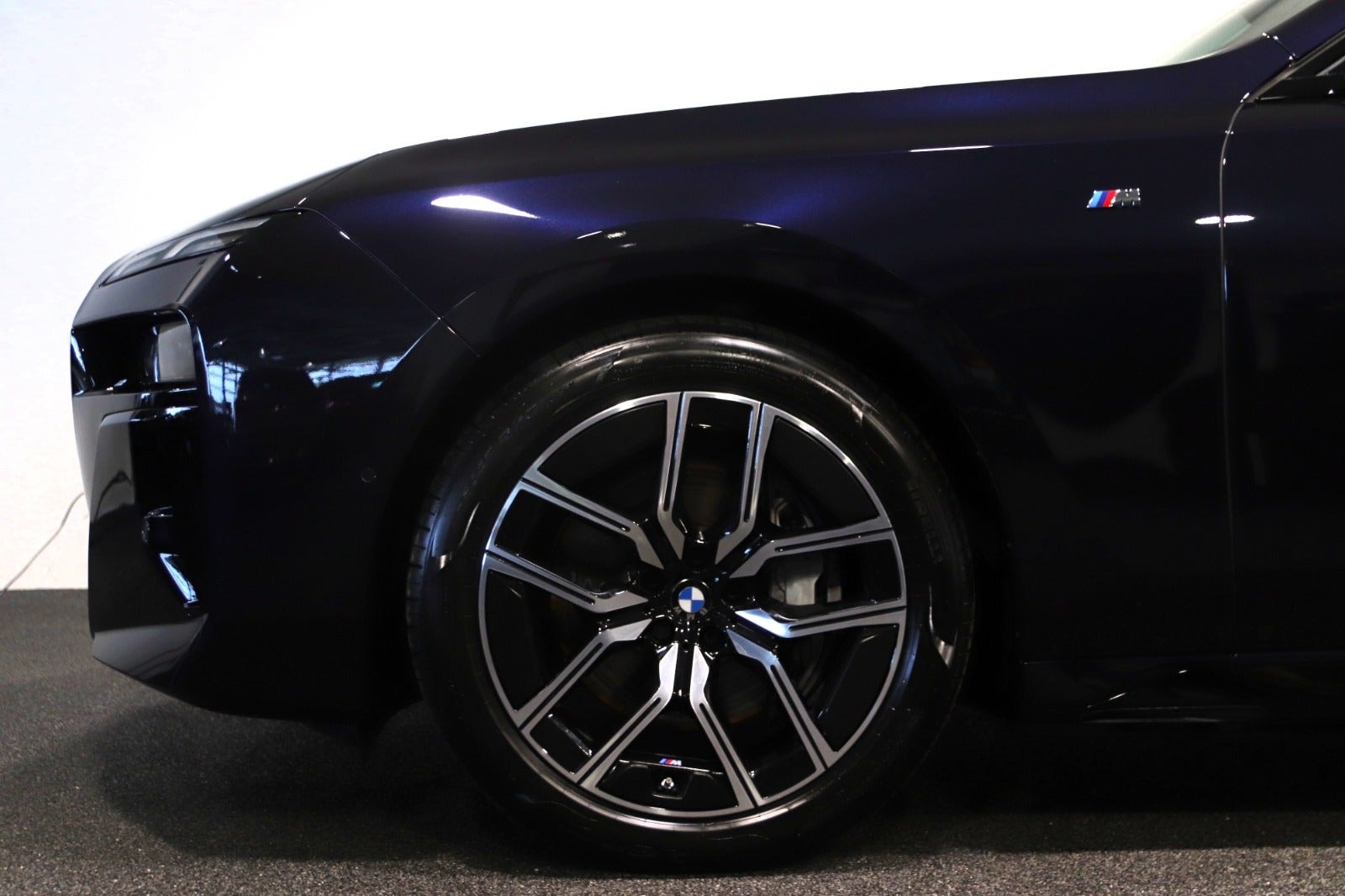 BMW i7 eDrive50, 455ps, 2024