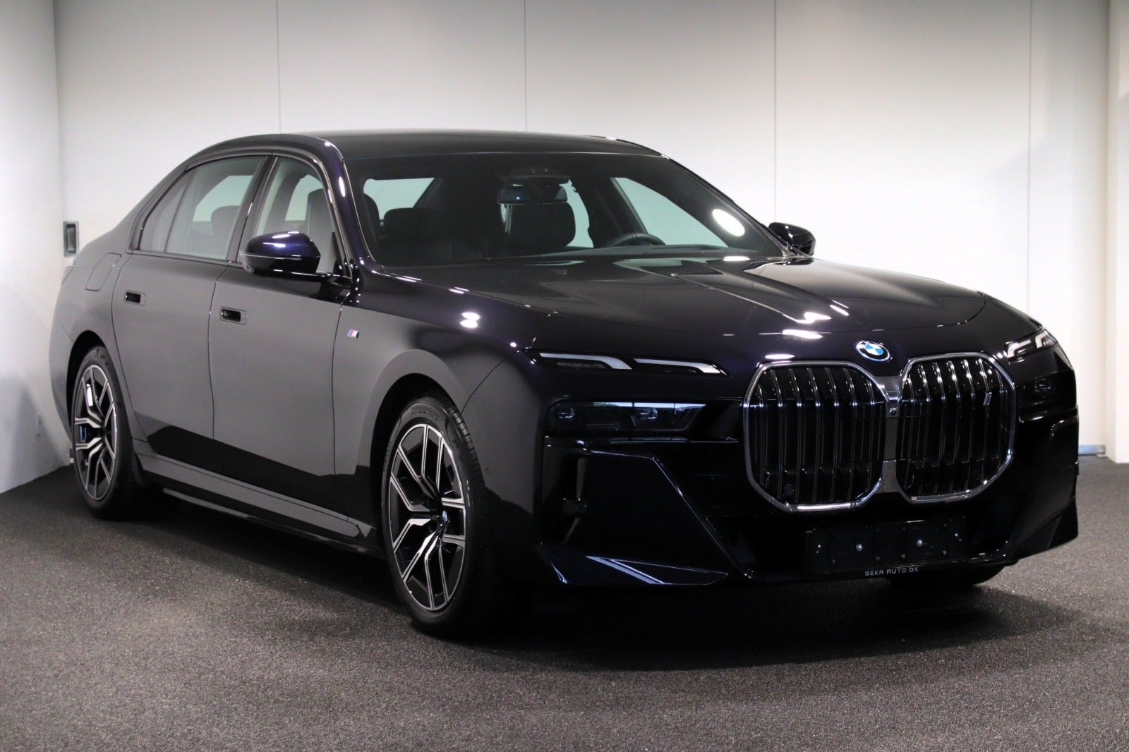 BMW i7 eDrive50, 455ps, 2024